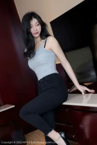 人间荒糖_精美美图全部写真作品合集-Hellovam资源网